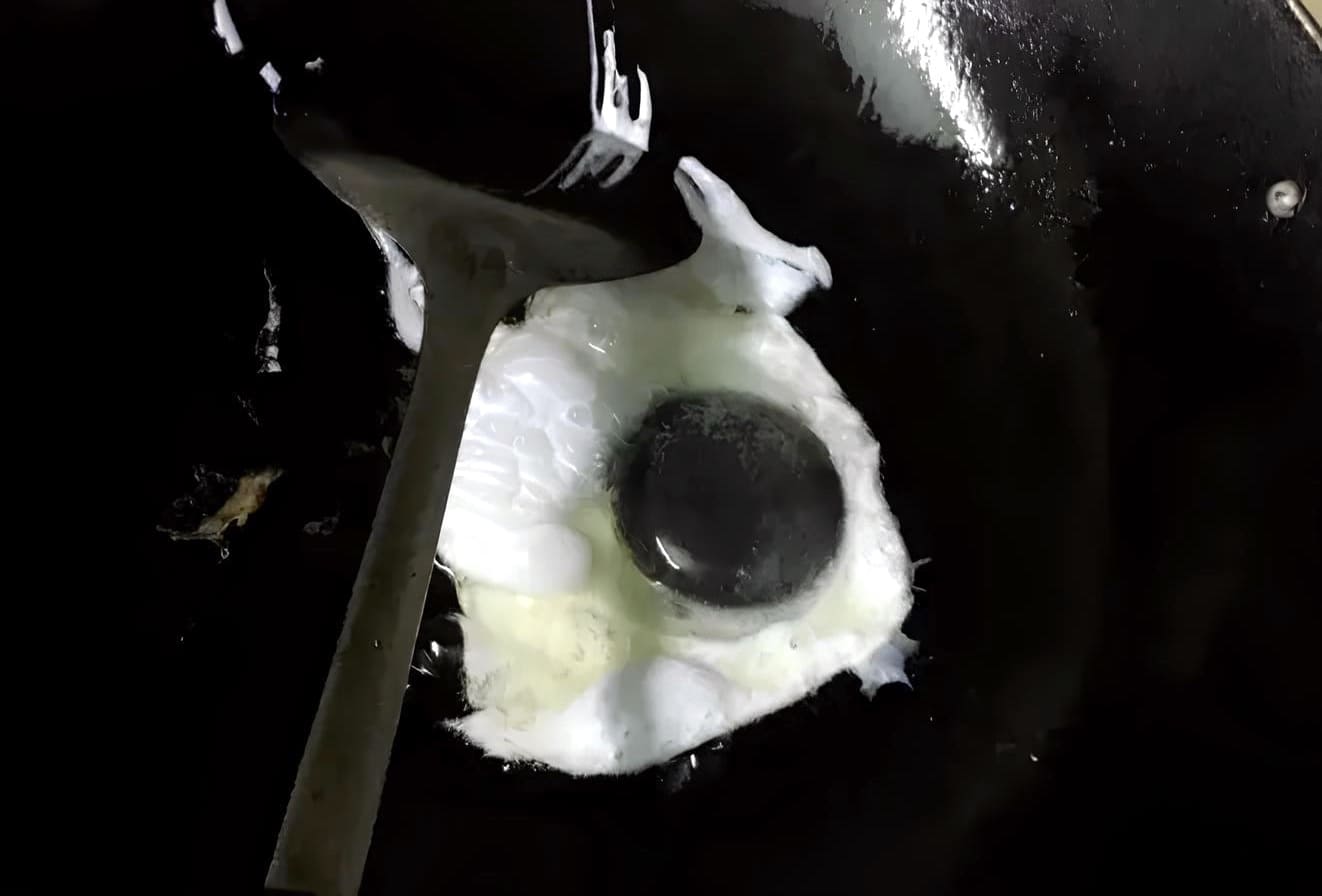 Black Egg Yolks Explained Causes & Safety Concerns